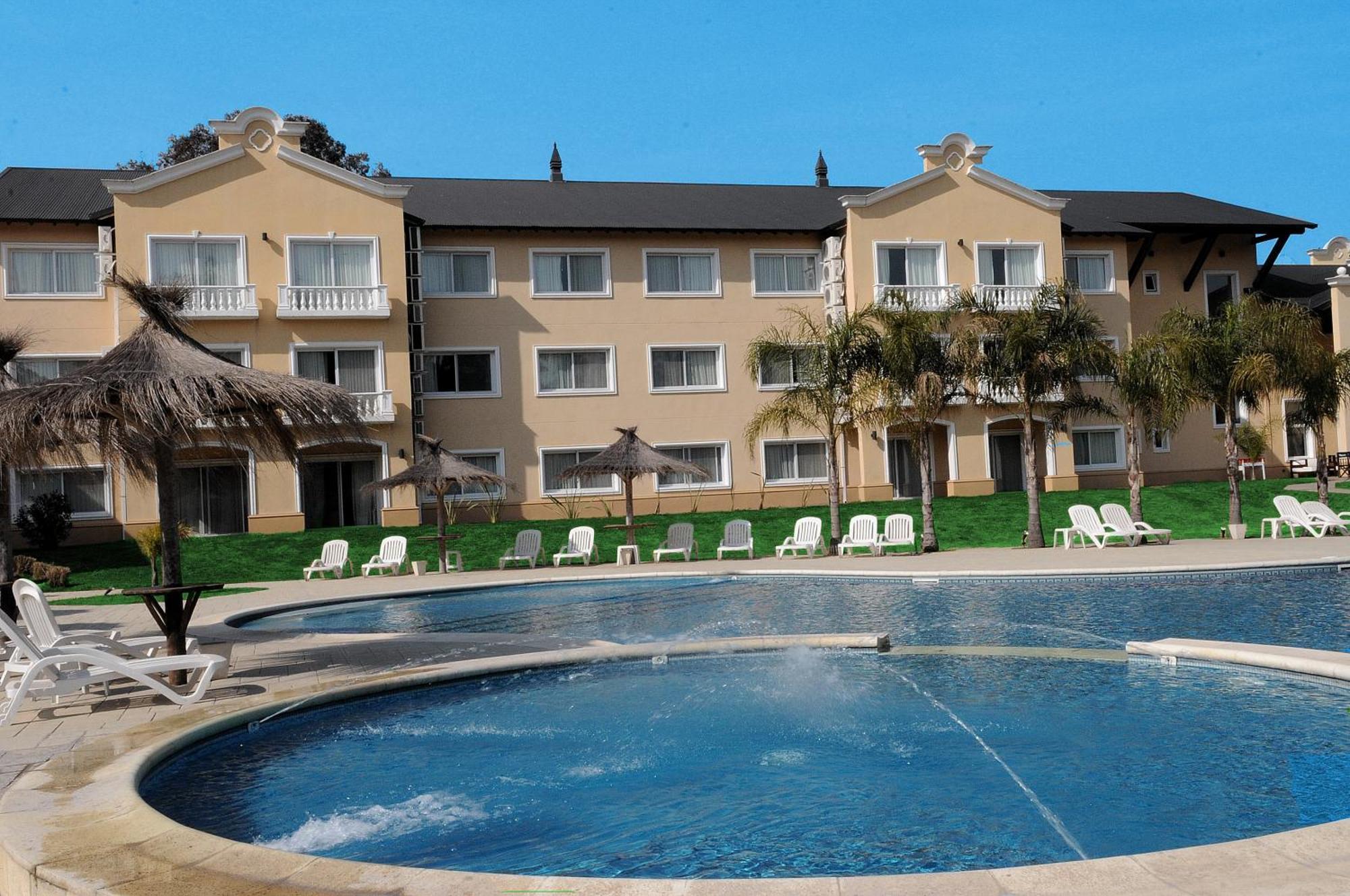 Howard Johnson Pilar Resort Spa & Convention Center Luaran gambar