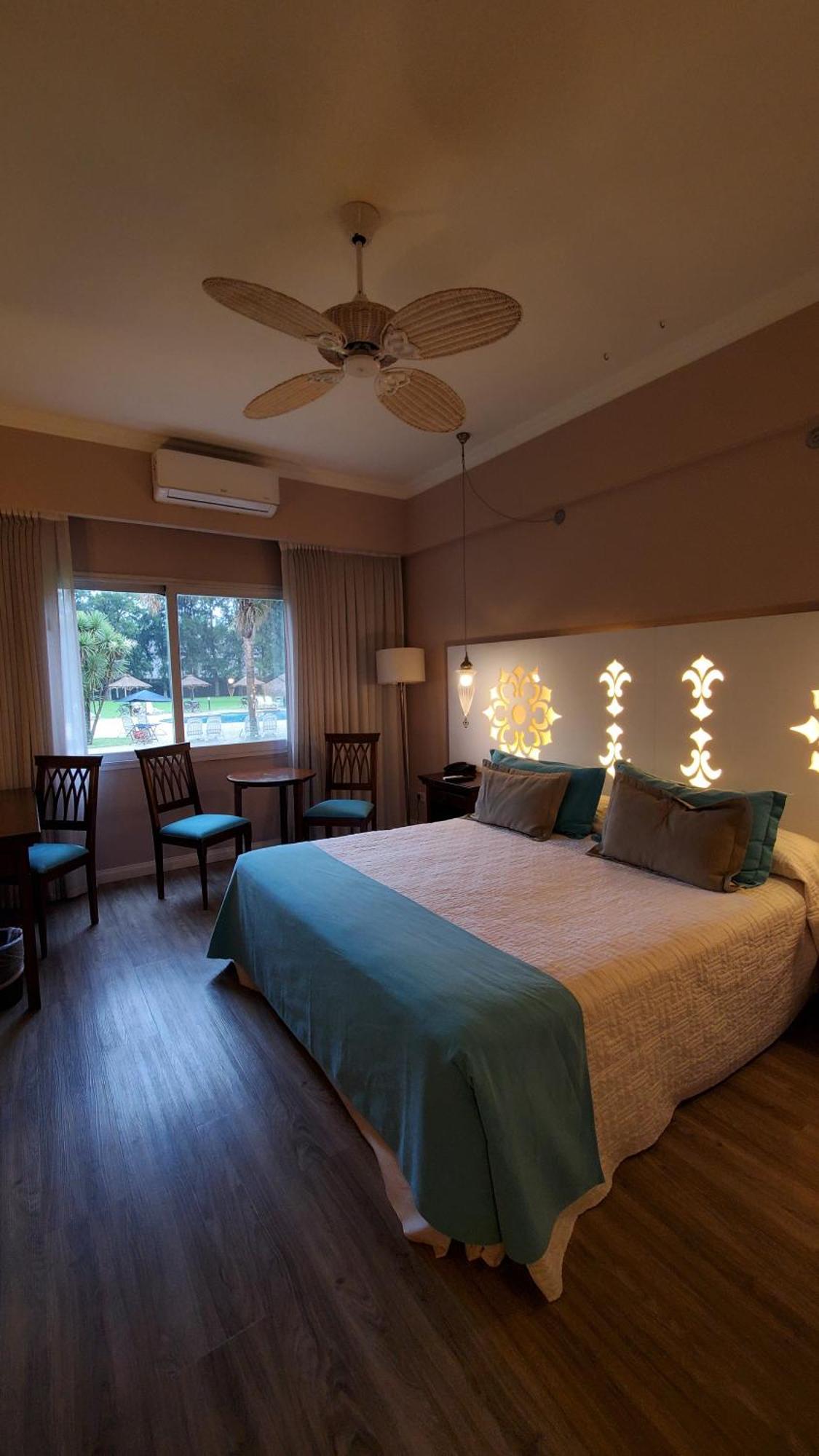 Howard Johnson Pilar Resort Spa & Convention Center Luaran gambar