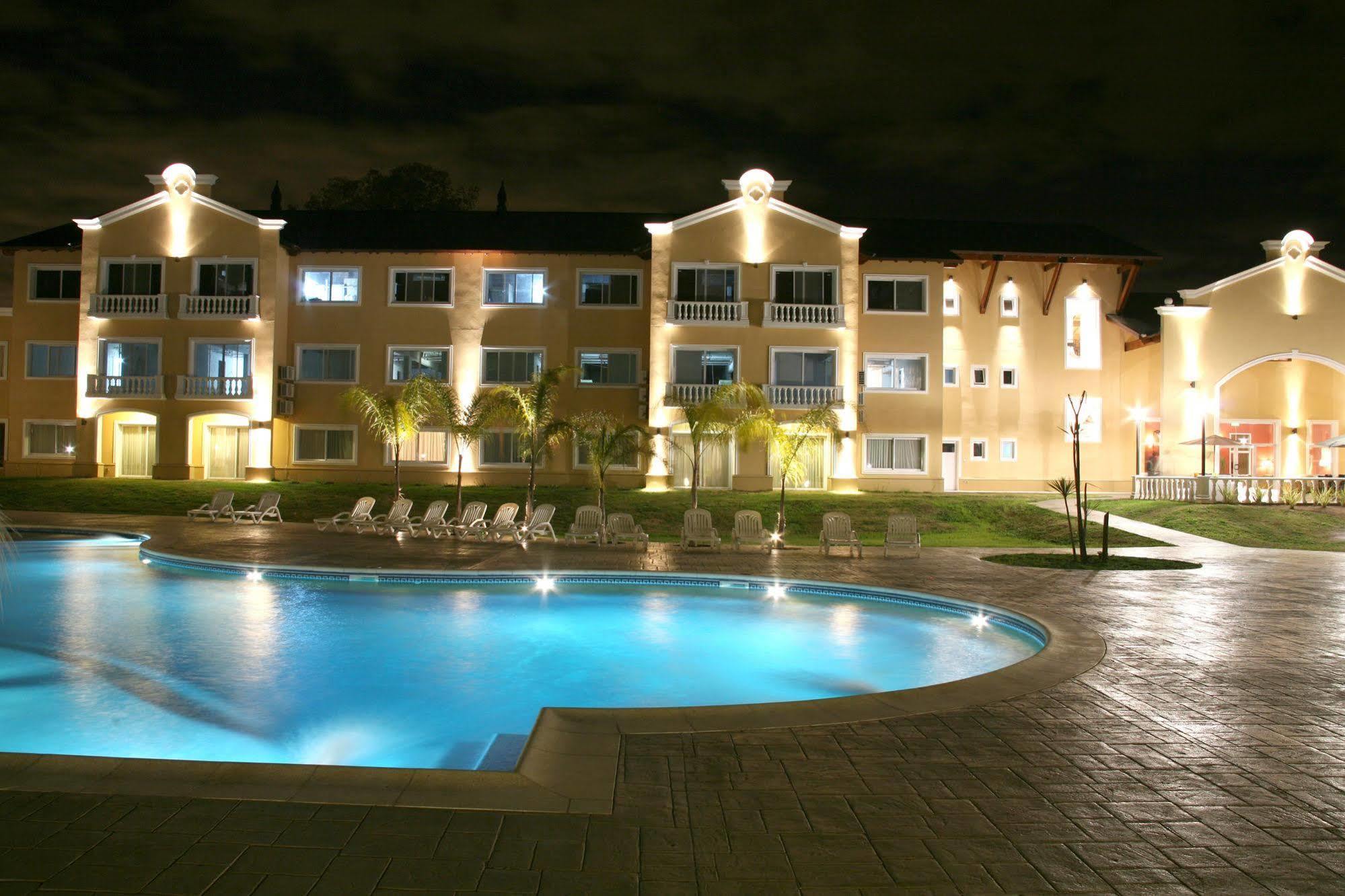 Howard Johnson Pilar Resort Spa & Convention Center Luaran gambar