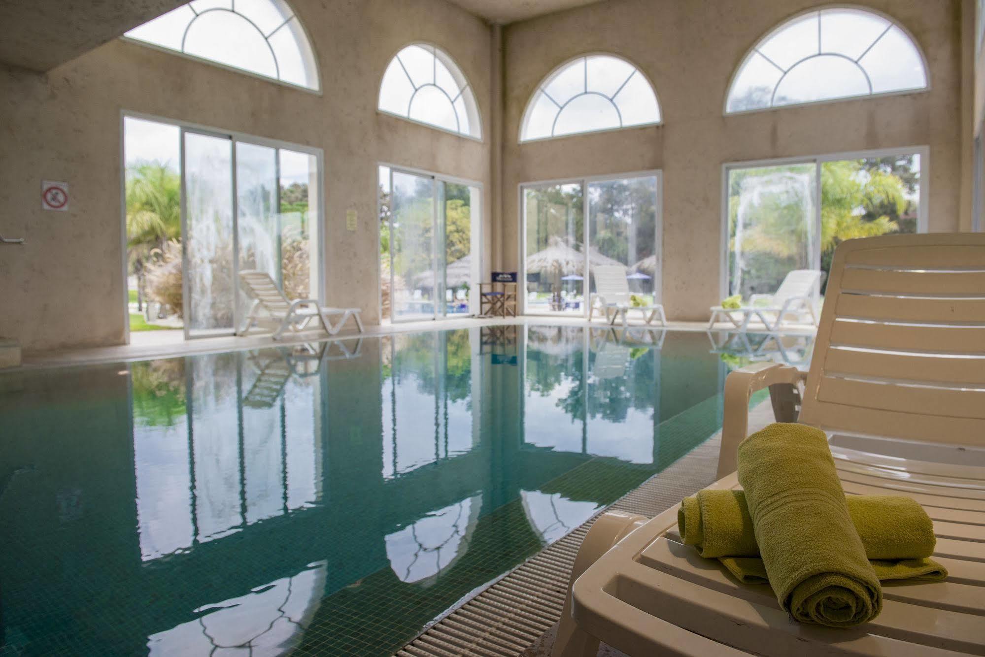 Howard Johnson Pilar Resort Spa & Convention Center Luaran gambar