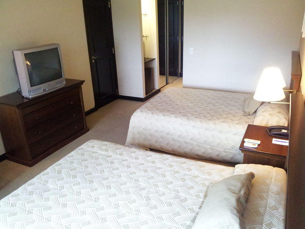 Howard Johnson Pilar Resort Spa & Convention Center Luaran gambar